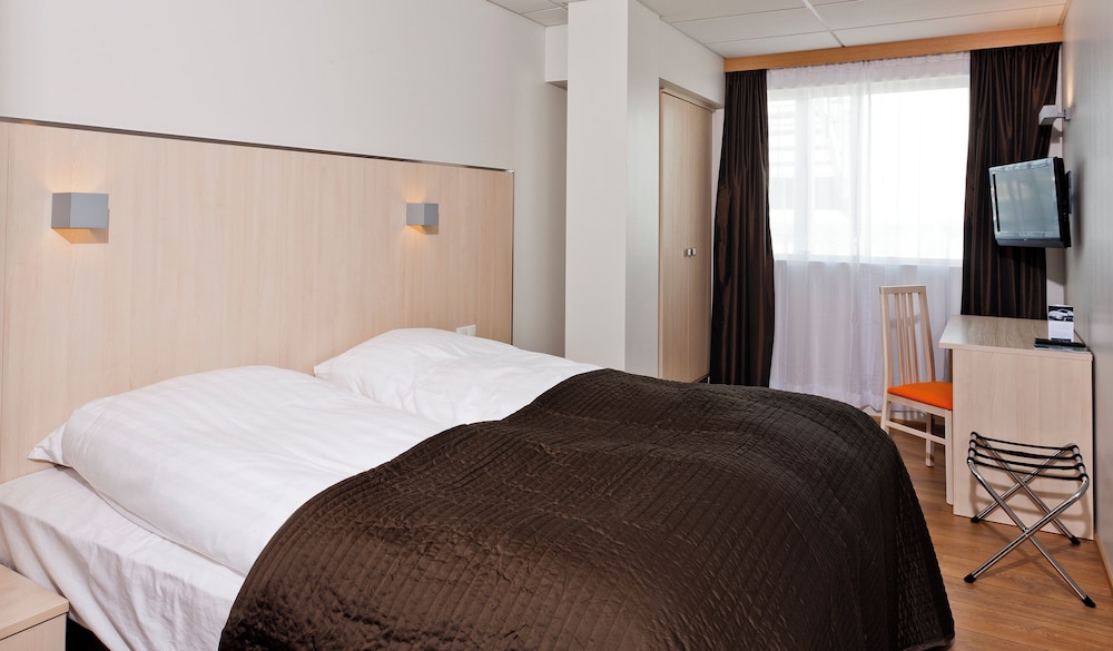 غرفة قياسية بسرير مزدوج، Hotel Klettur 7/9