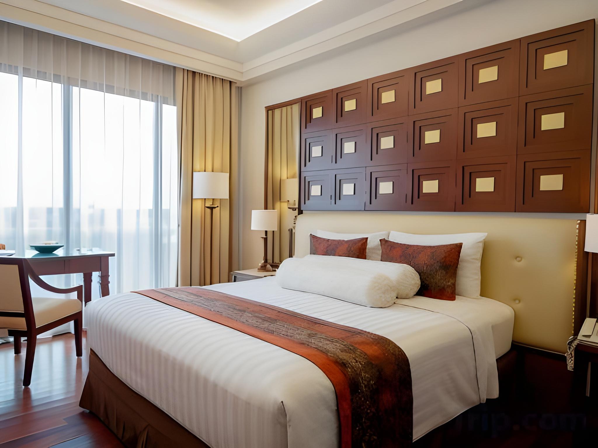 BUSINESS, EXECUTIVE, DOUBLE BED