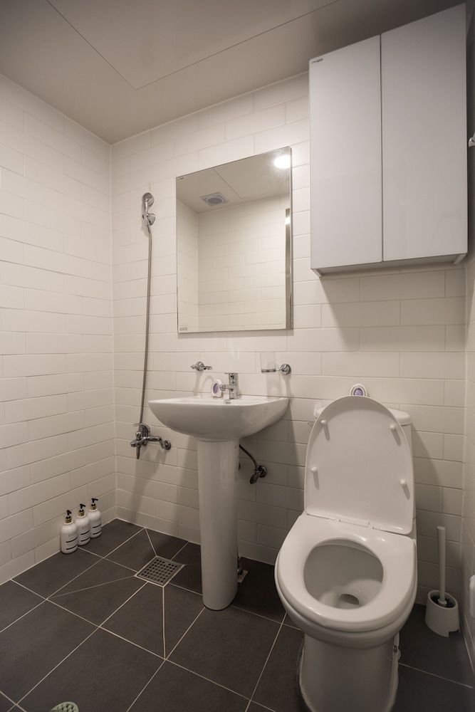 Myeongdong Artmonstay Guesthouse 71/74