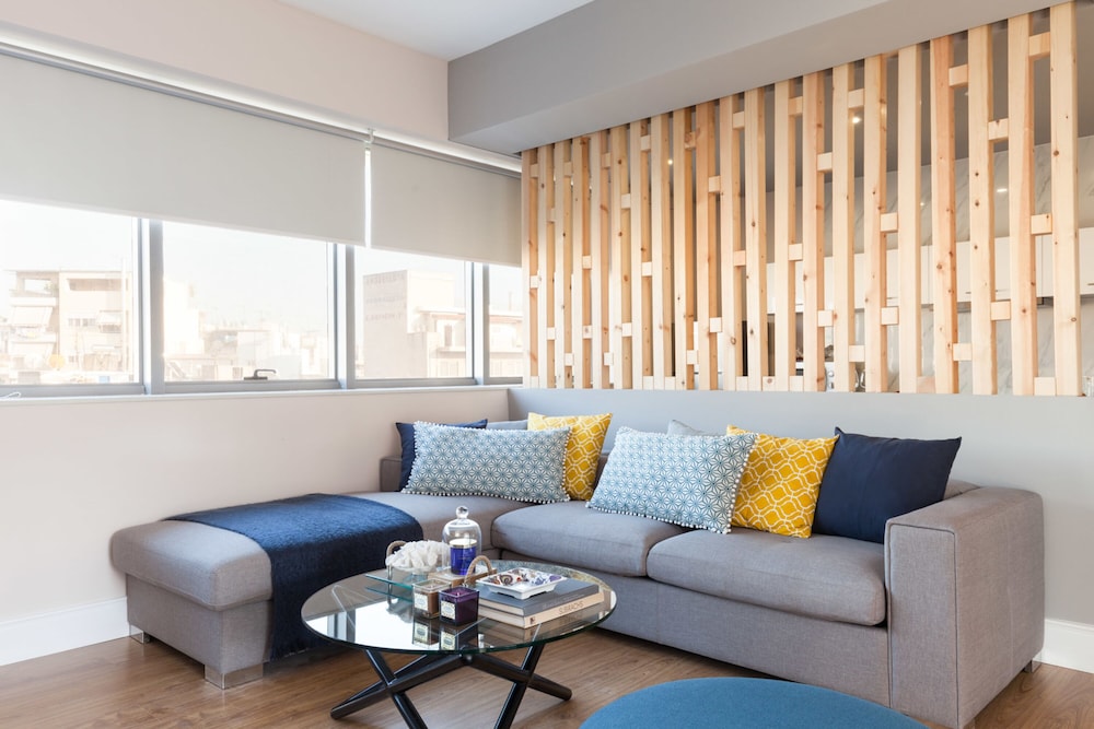 47 Luxury Suites 45/73