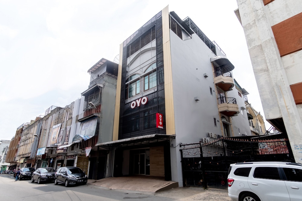 OYO 3159 Festive Inn 23/28