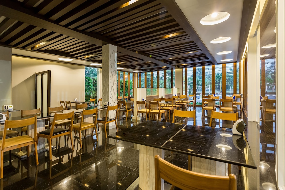 V Hotel Ubon Ratchathani 41/45