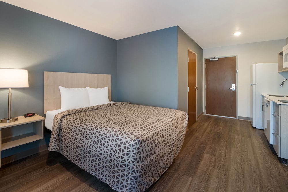 WoodSpring Suites East Lansing - University Area 17/50