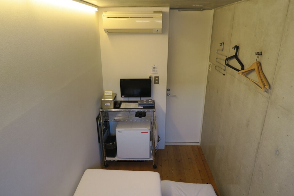 Kangaroo Hotel 53/63