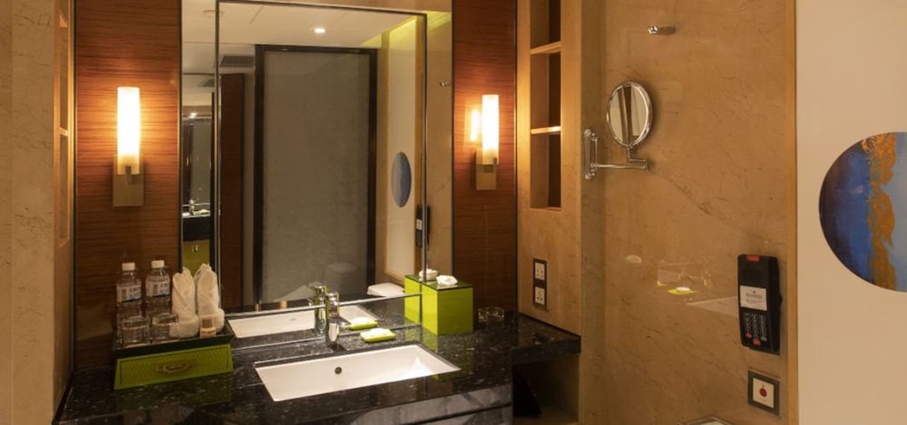 Xiamen Airlines Lakeside Hotel 48/50