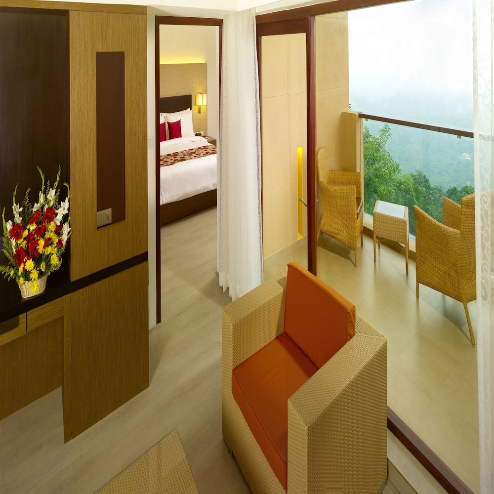POETREE SAROVAR PORTICO 48/74