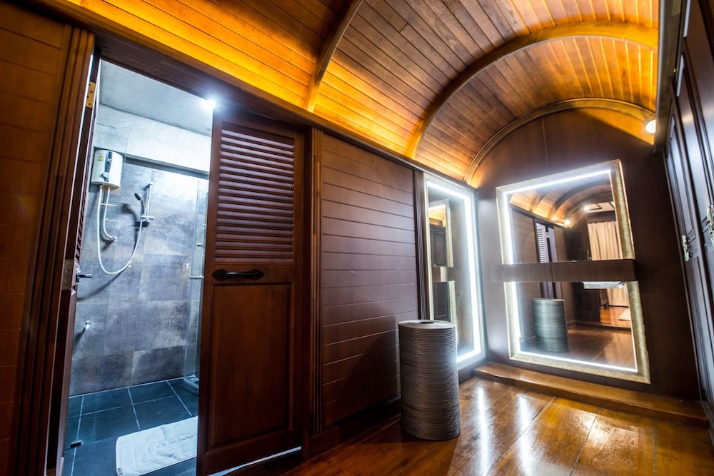 Amara Villa Khao Ka Lok 28/49