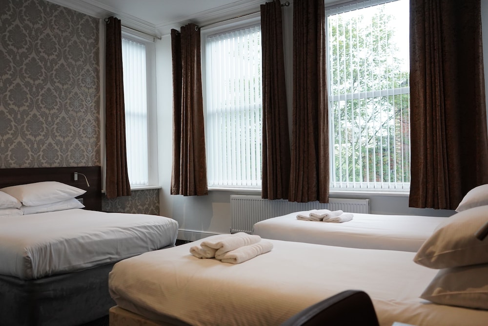 Marlborough Hotel 4/42