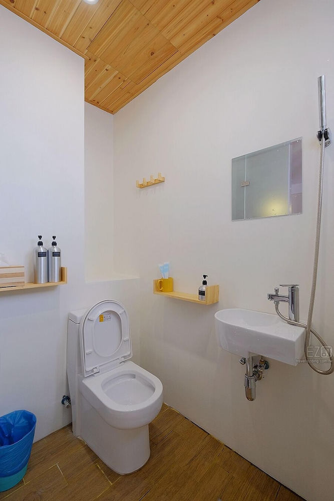Baker Street Design Inn 46/49
