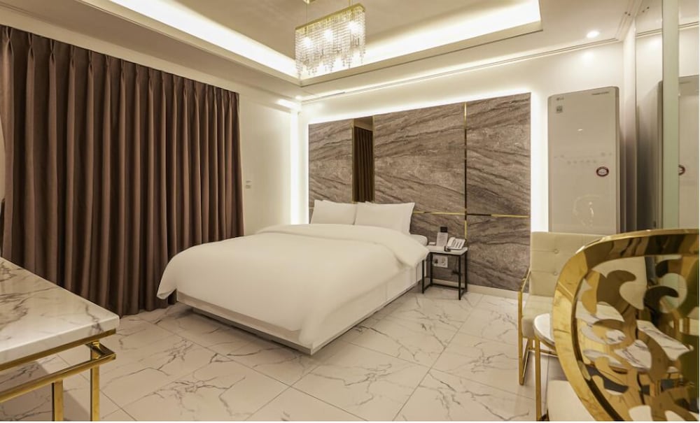 Hotel 99 Prestige 31/68