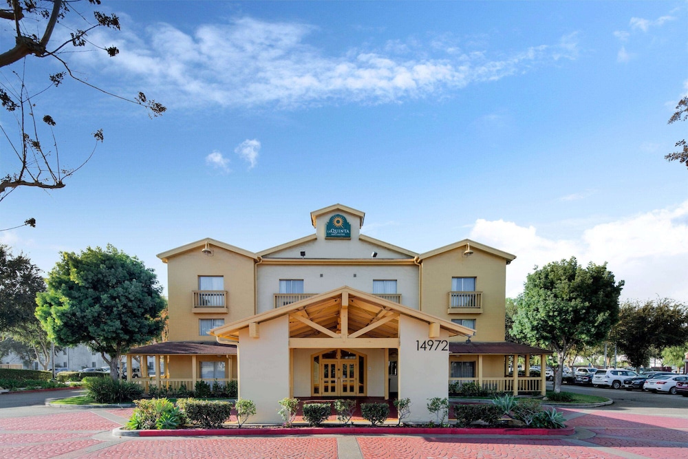 La Quinta Inn & Suites by Wyndham Irvine Spectrum 3/49