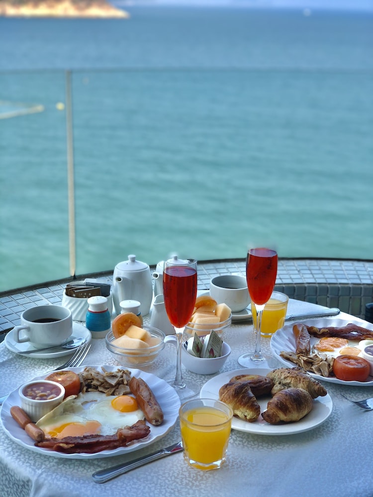 Warwick Hotel Cheung Chau 35/48