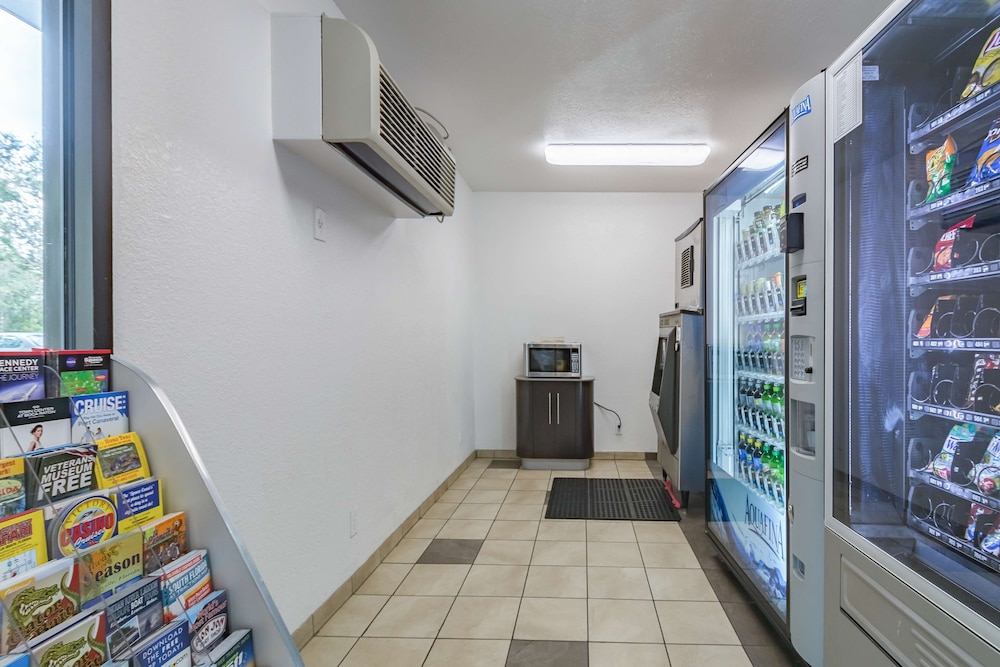 Motel6 Ft. Pierce, FL 7/60