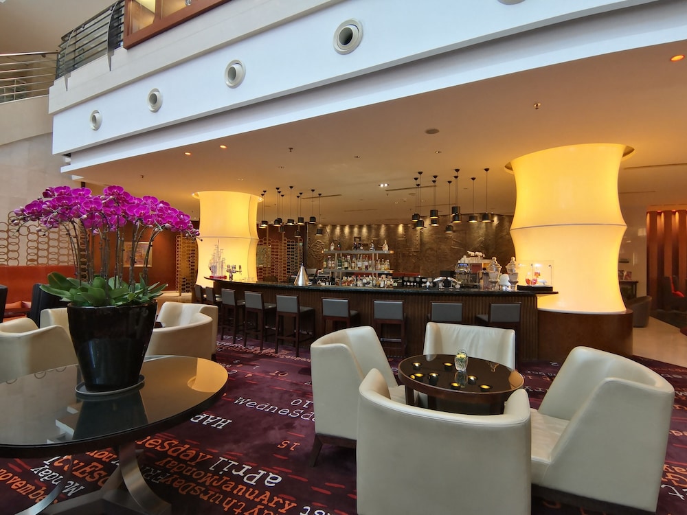 Crowne Plaza Shenzhen Futian 67/86