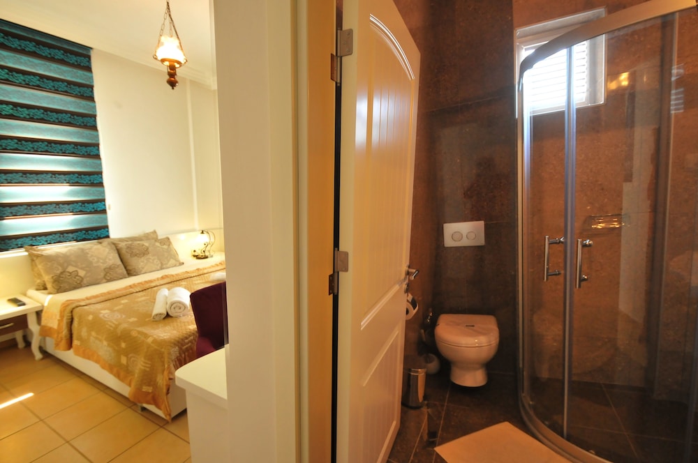 Pegasus Hotel & Villa 50/50