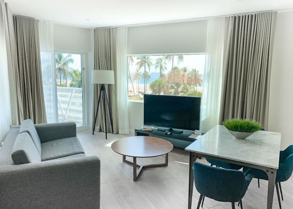B Ocean Resort Fort Lauderdale 24/50