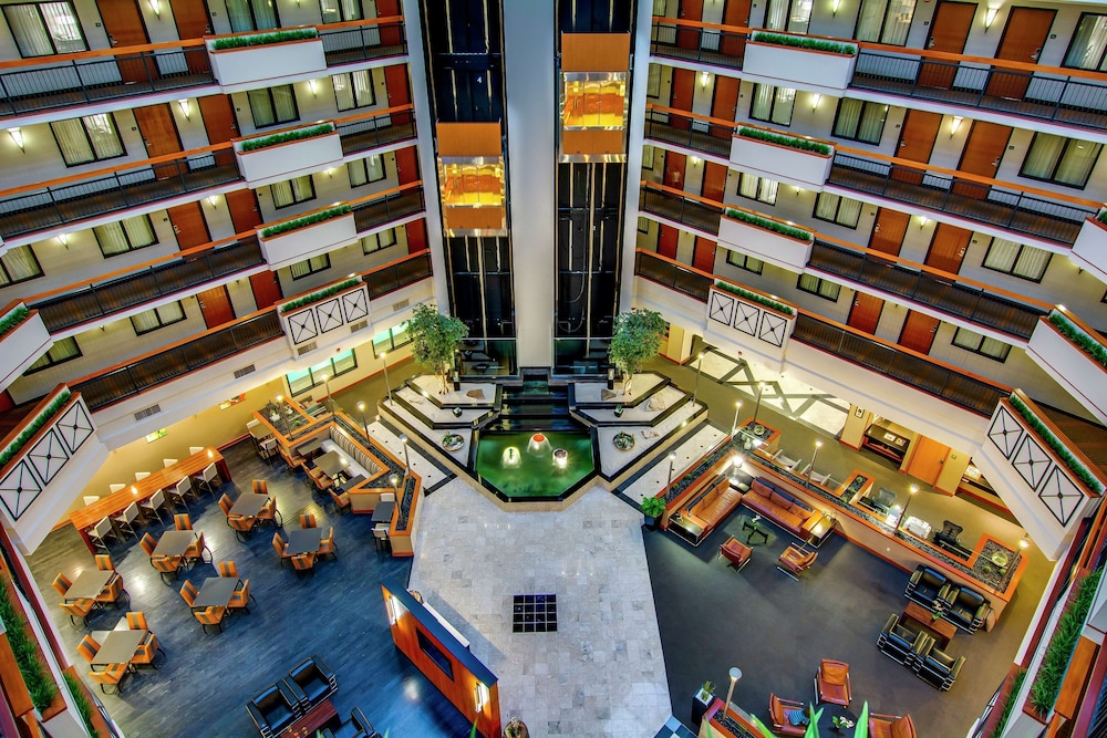 Embassy Suites Louisville East 11/73
