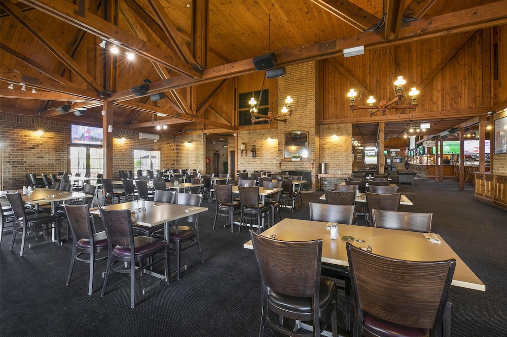 Macquarie Inn 46/66