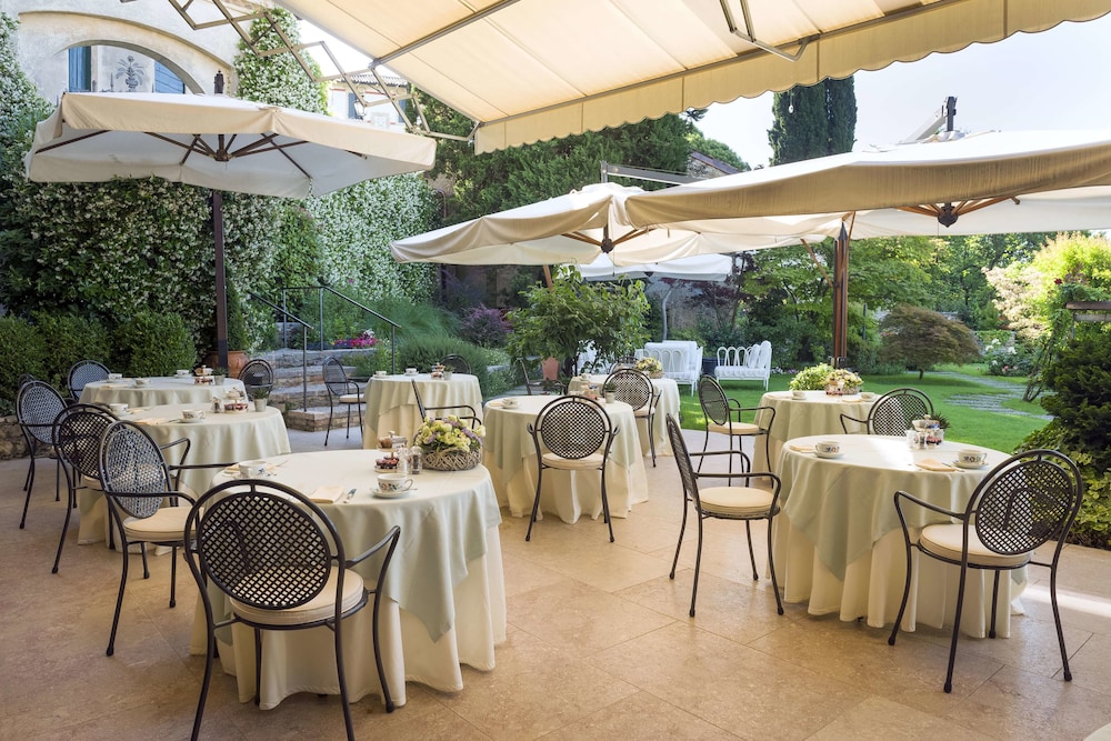 Hotel Villa Cipriani 63/77
