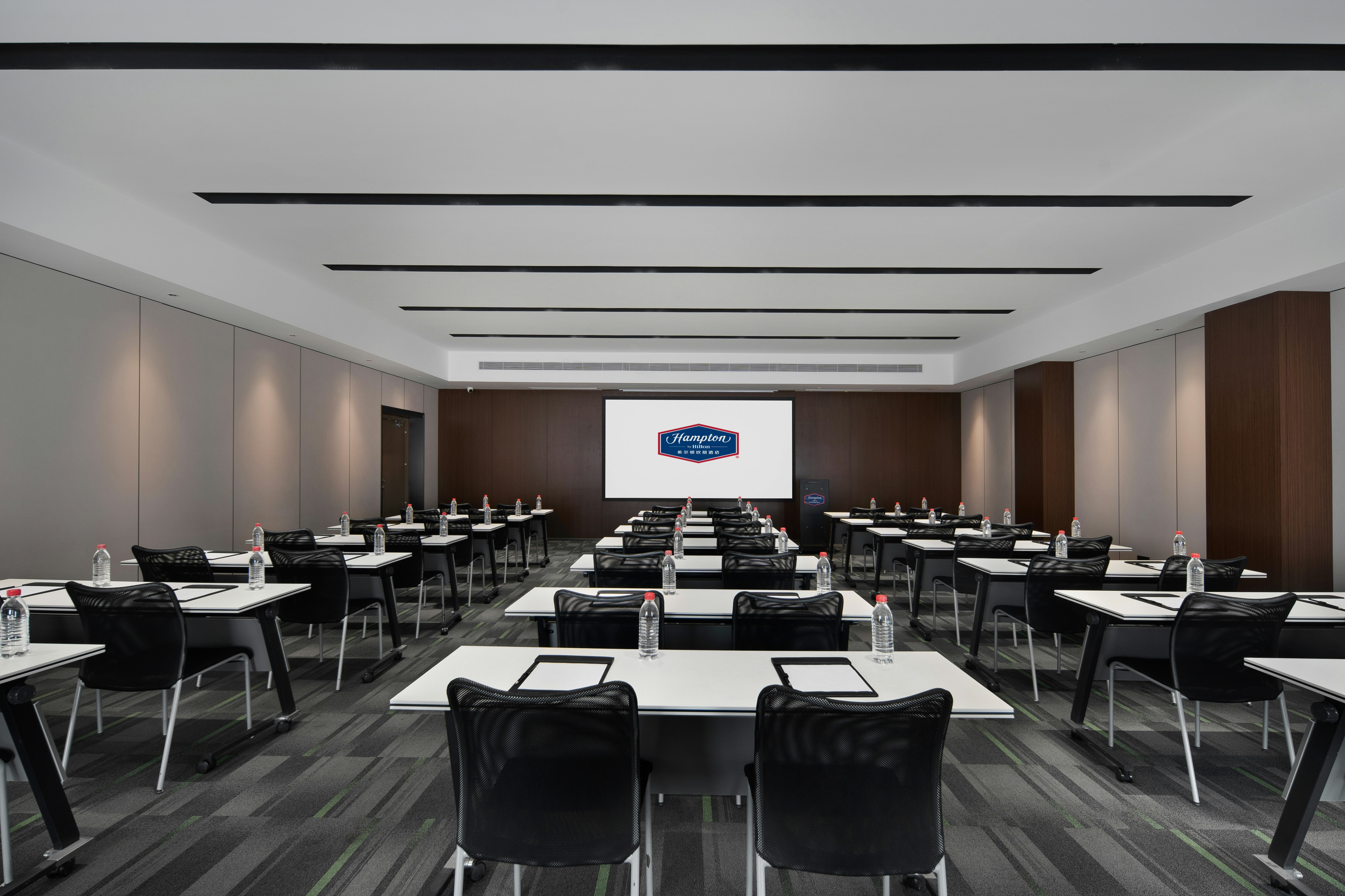 HAMPTON BY HILTON BEIJING SOUTH RAILWAY STATION 29/35