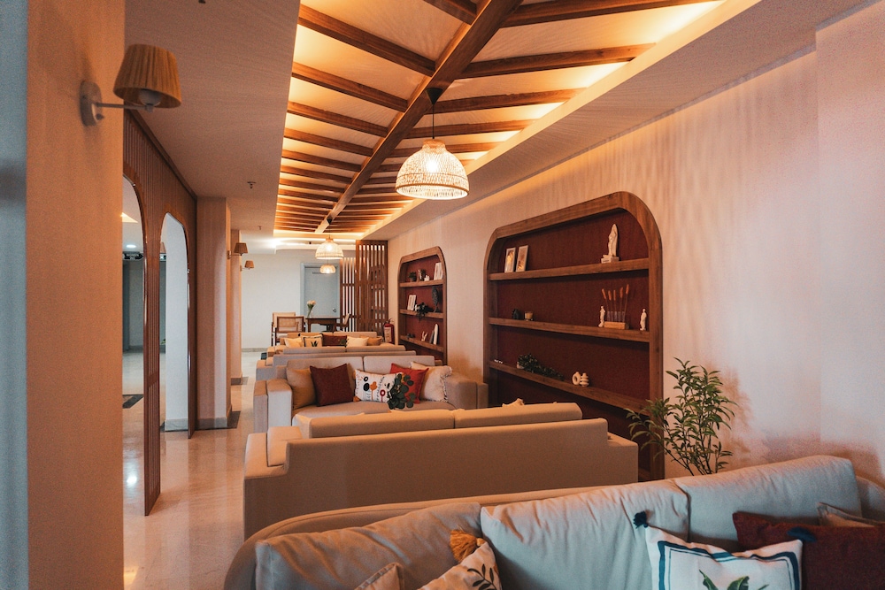 Adella Side Hotel 45/73