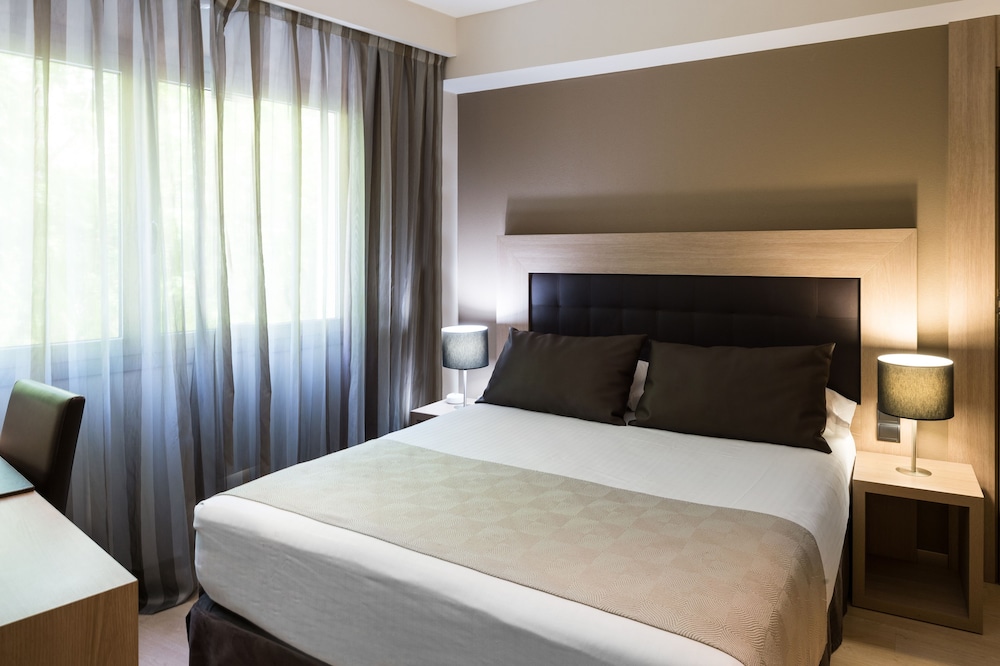 Catalonia Atenas Hotel 9/71