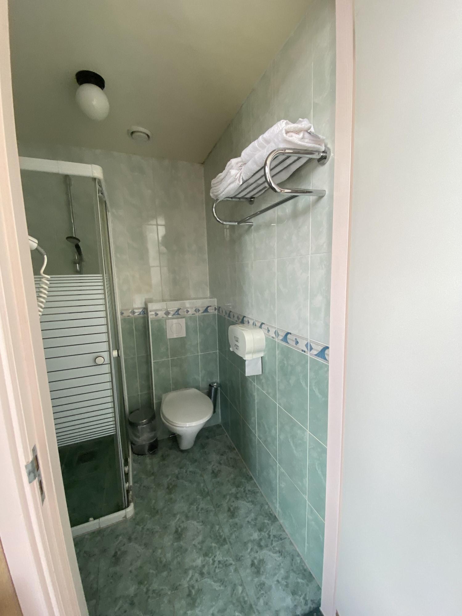 Hotel Isis 50/50