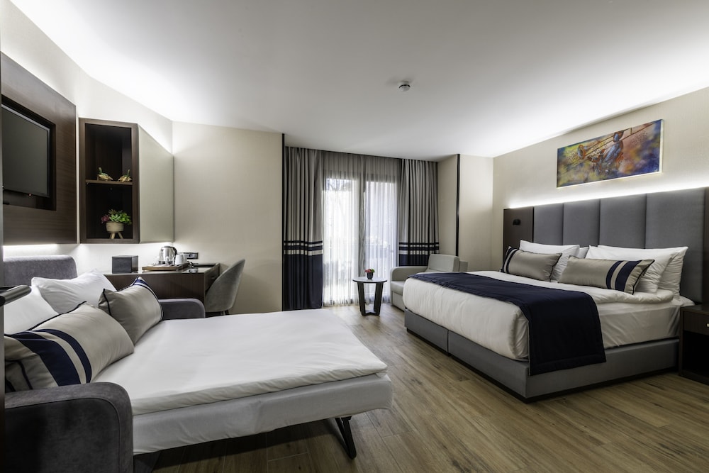 Aprilis Deluxe Hotel 12/50