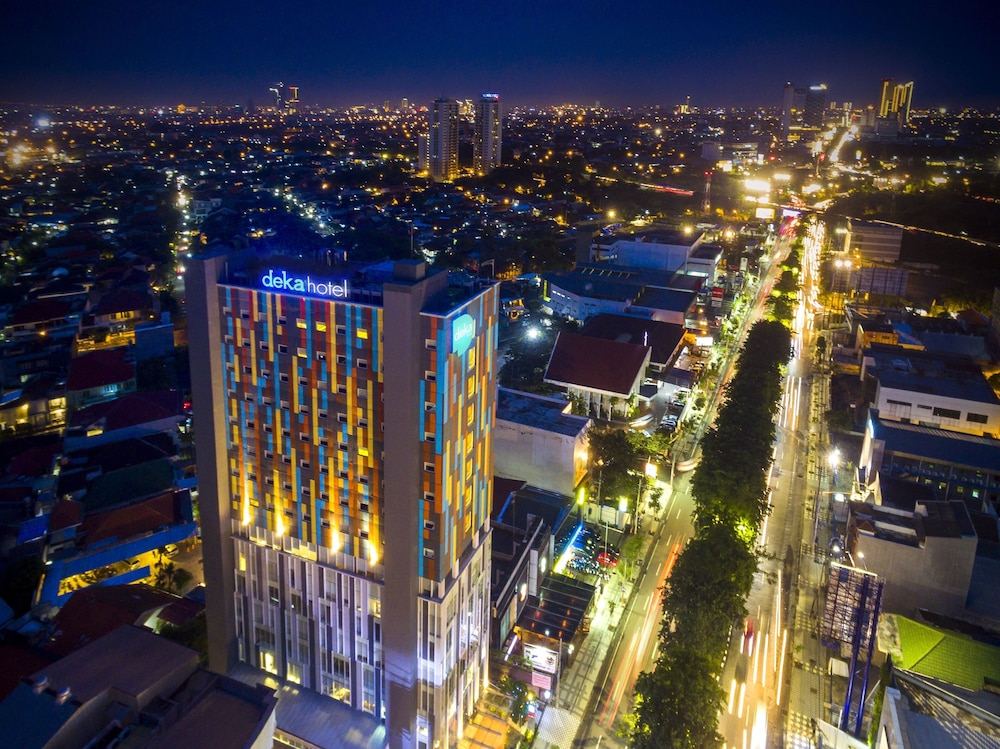 Deka Hotel Surabaya HR Muhammad 2/50