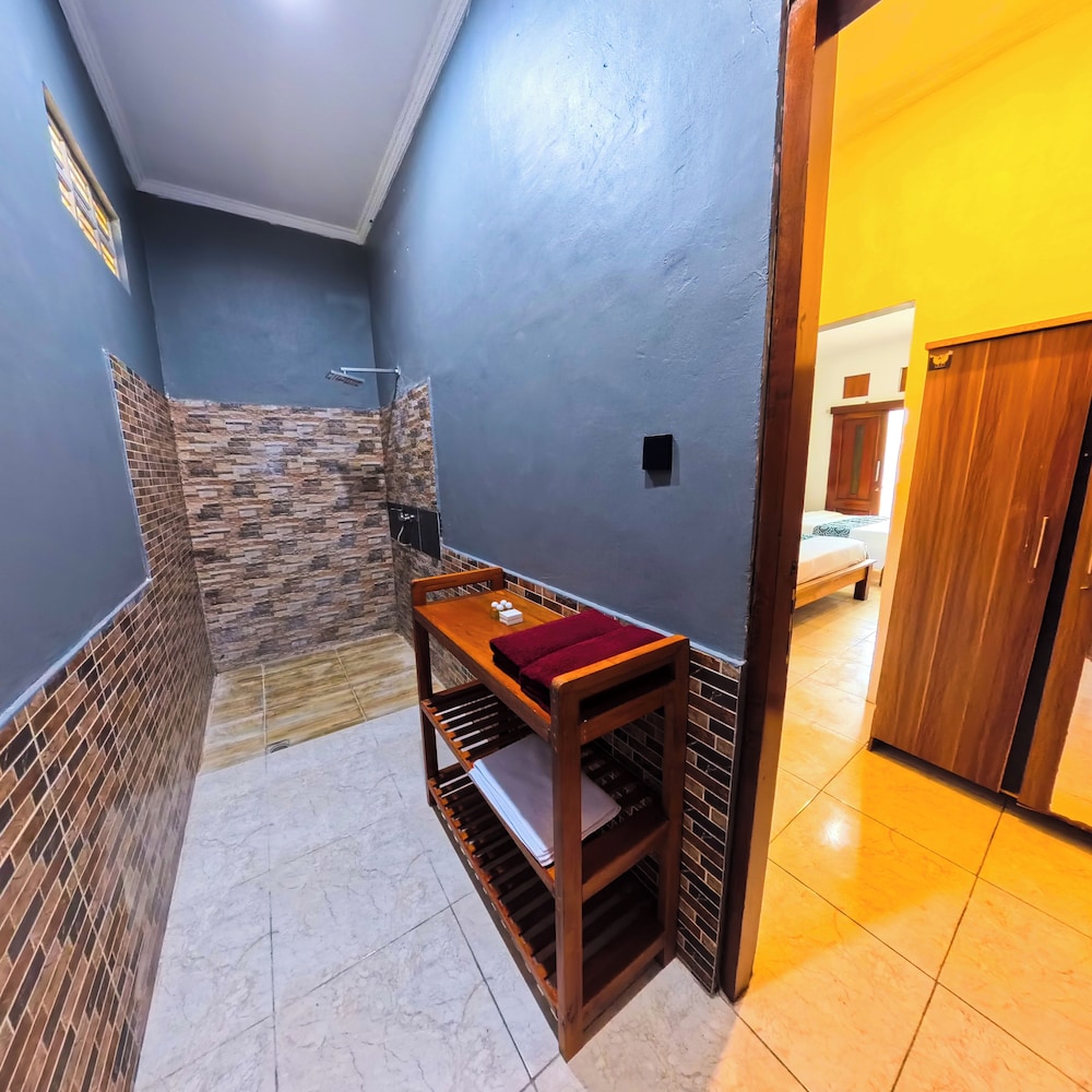 Ketapang Guest House Canggu by ZUZU 23/34