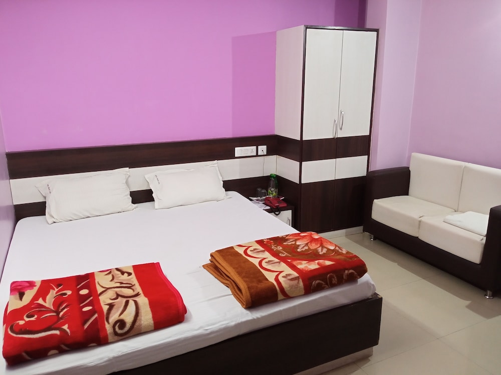 Hotel Viraat Inn 18/50