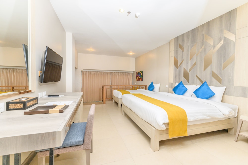 DELUXE TRIPLE ROOM