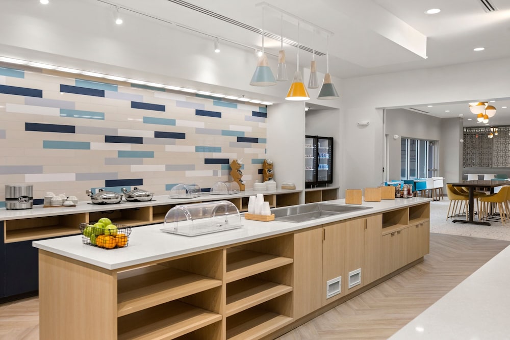 TownePlace Suites by Marriott Cape Canaveral Cocoa Beach 6/50