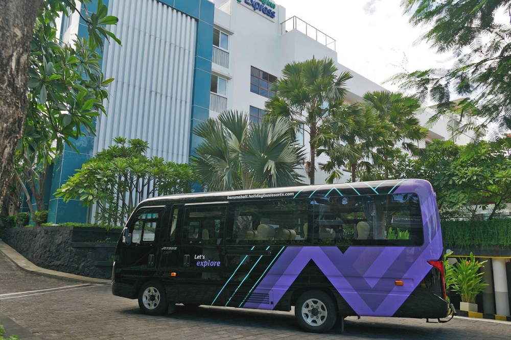 HOLIDAY INN EXPRESS BARUNA BALI 64/73