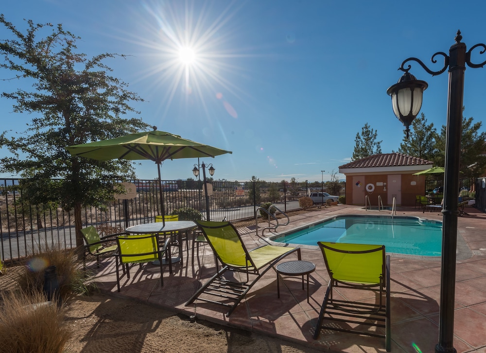 Springhill Suites by Marriott Ridgecrest 3/44