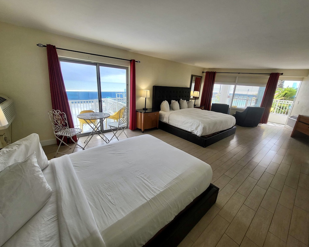 Chateau Mar Beach Resort 7/47