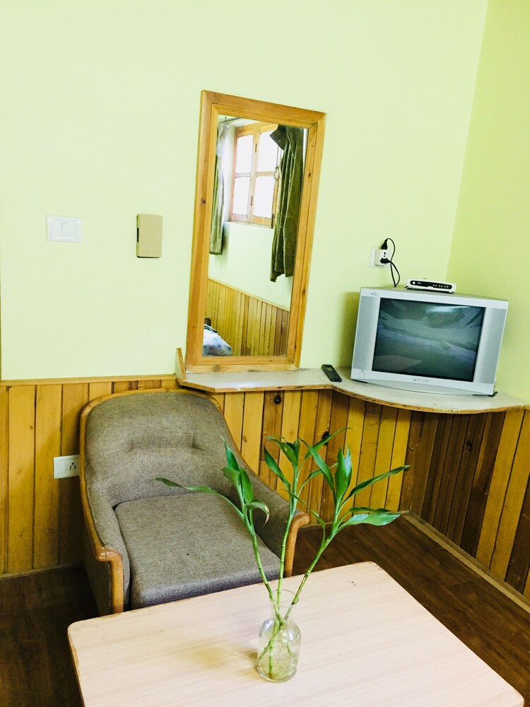 Devdhar Hilltop Cottages 13/31