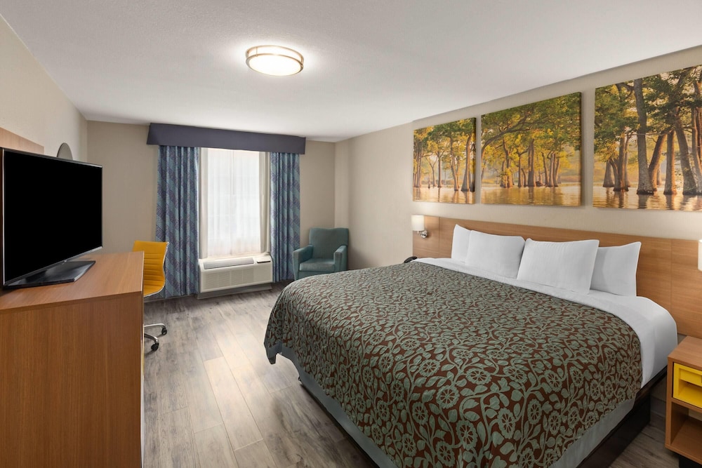 Days Inn by Wyndham Lincoln, AL 19/50