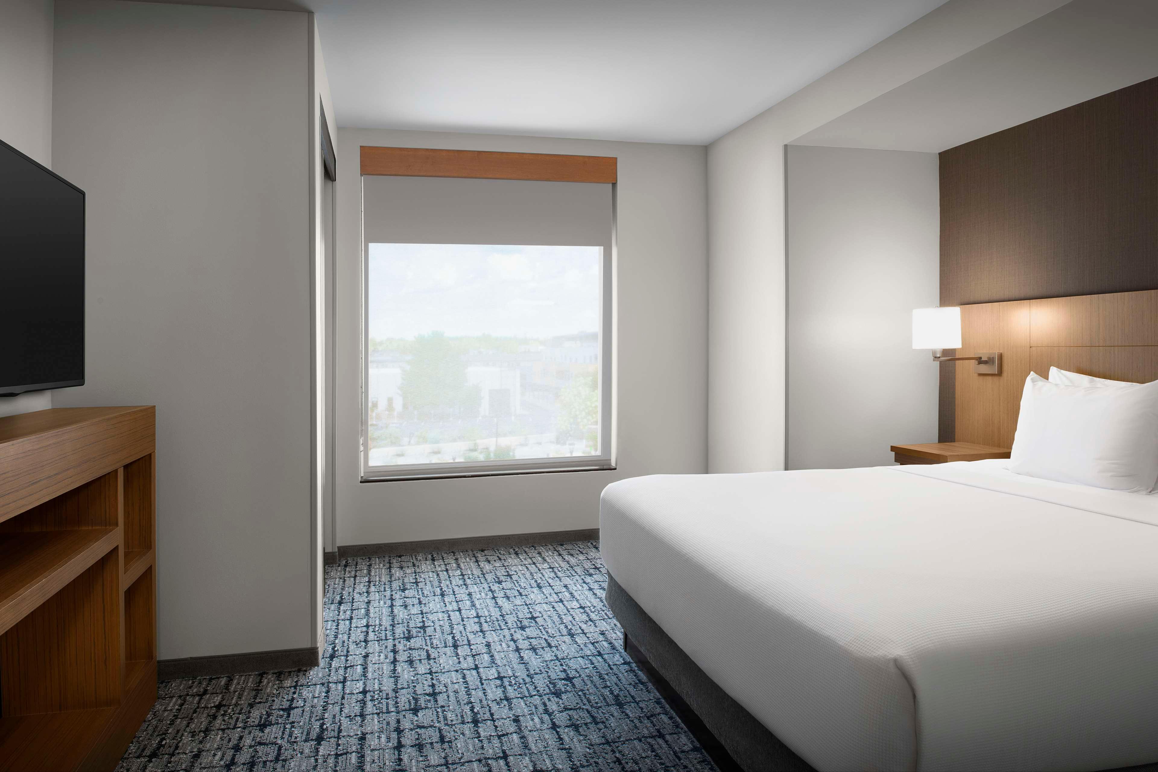 1 Bedroom, Suite, King Bed, Sofa