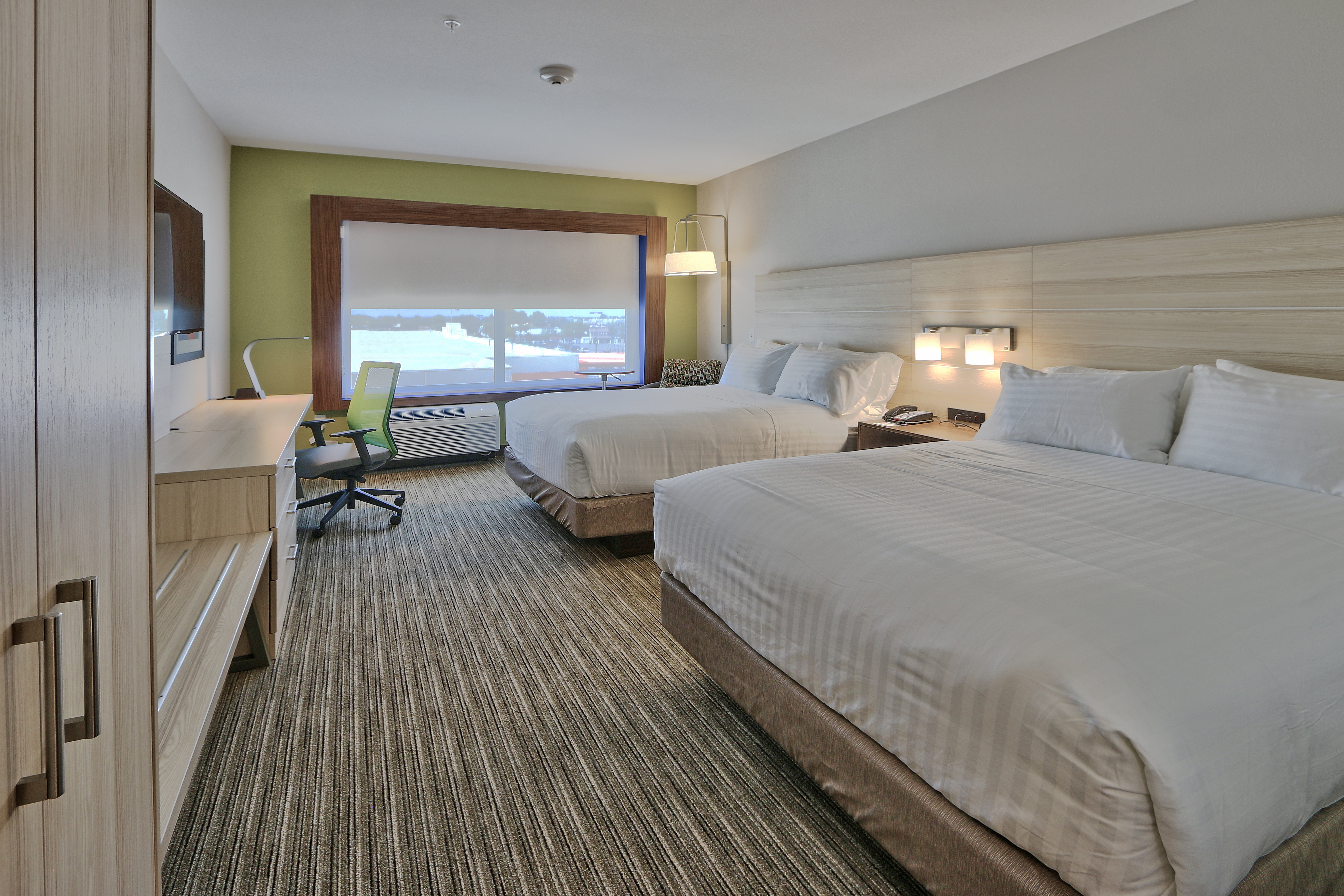 Holiday Inn Express & Suites Roswell 23/68