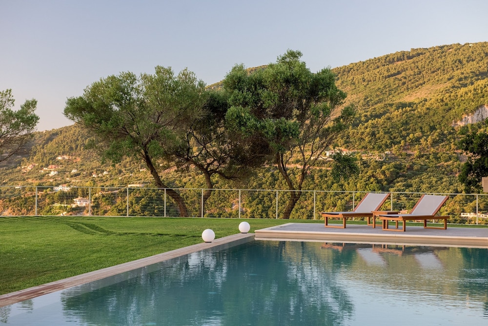 Artina Luxury Villa 40/50