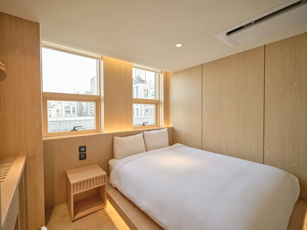 UH Suite The Coex 21/50