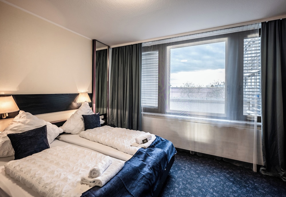 Hotel Mirage Neuss 15/78