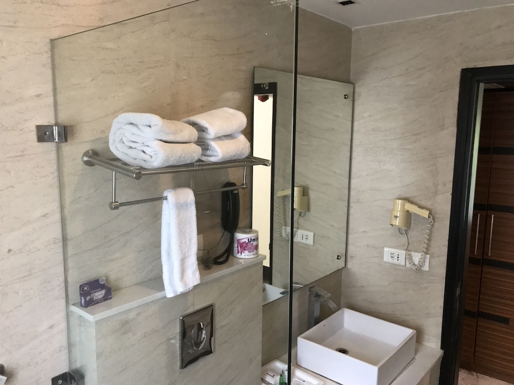 Hotel Ivory 32 62/63