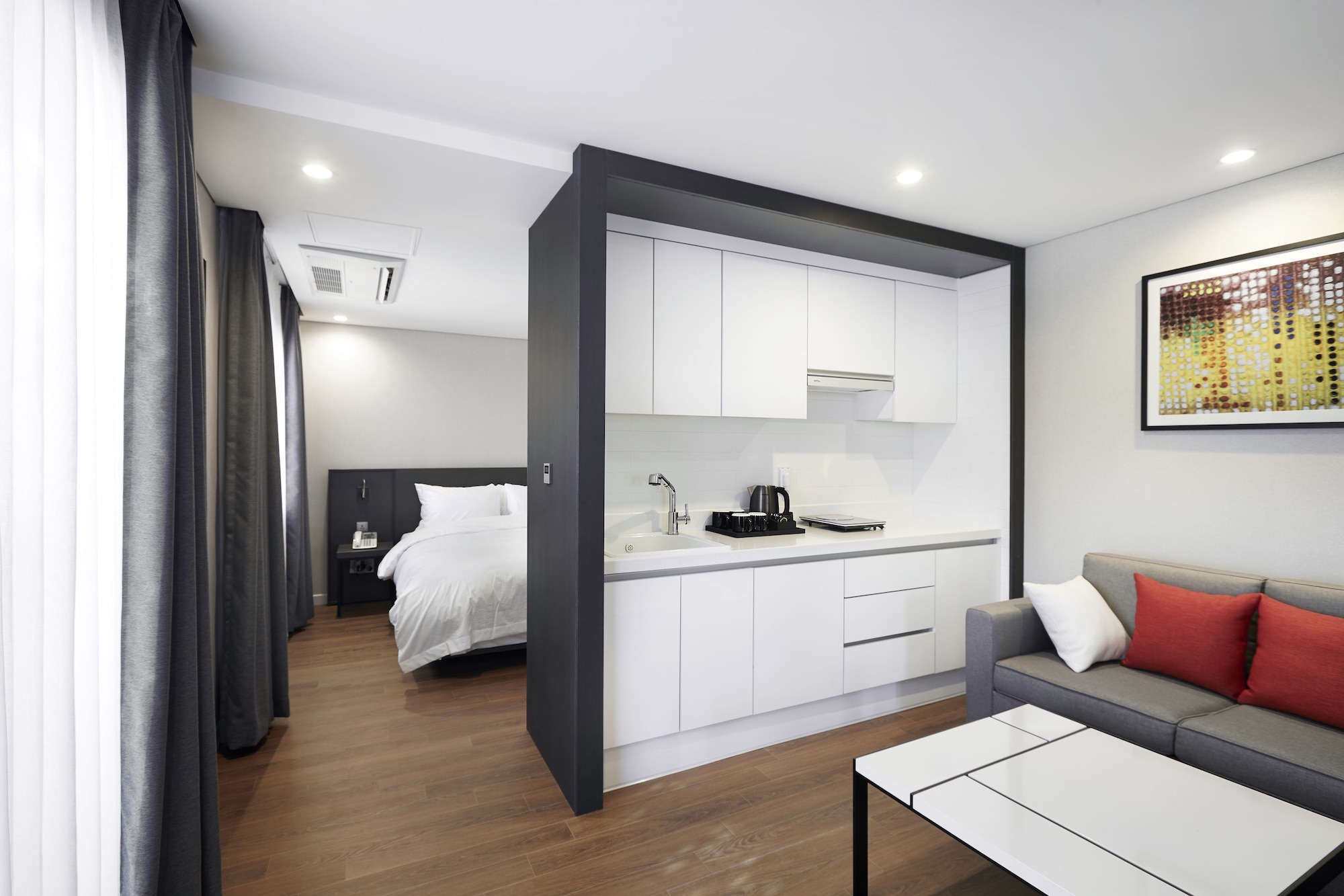 PRESIDENTIAL, SUITE