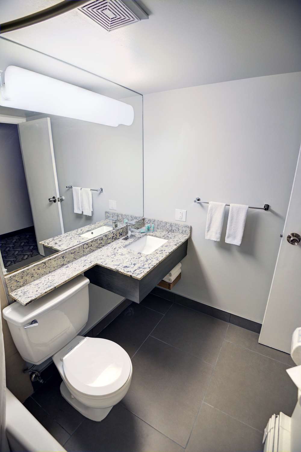 Days Inn by Wyndham Airdrie 30/31