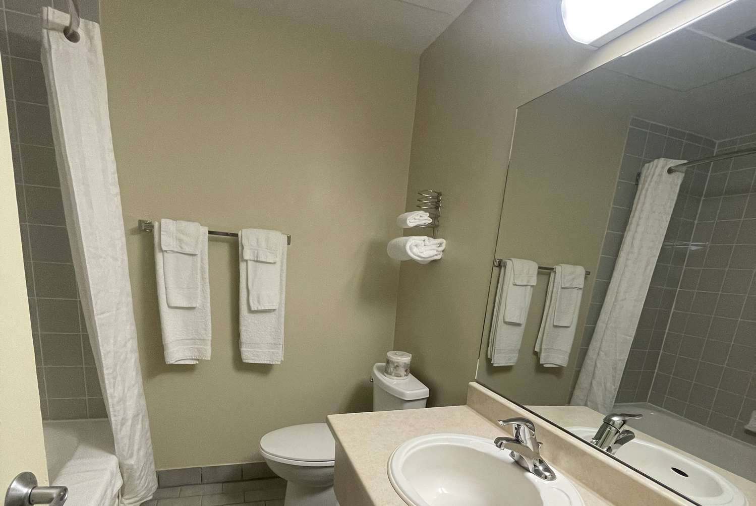 Super 8 By Wyndham Campbellton Nb 23/27
