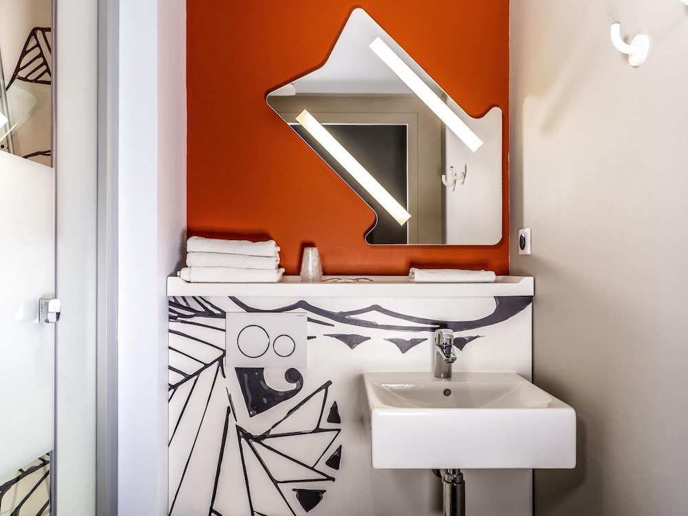 Ibis Aubenas 5/50