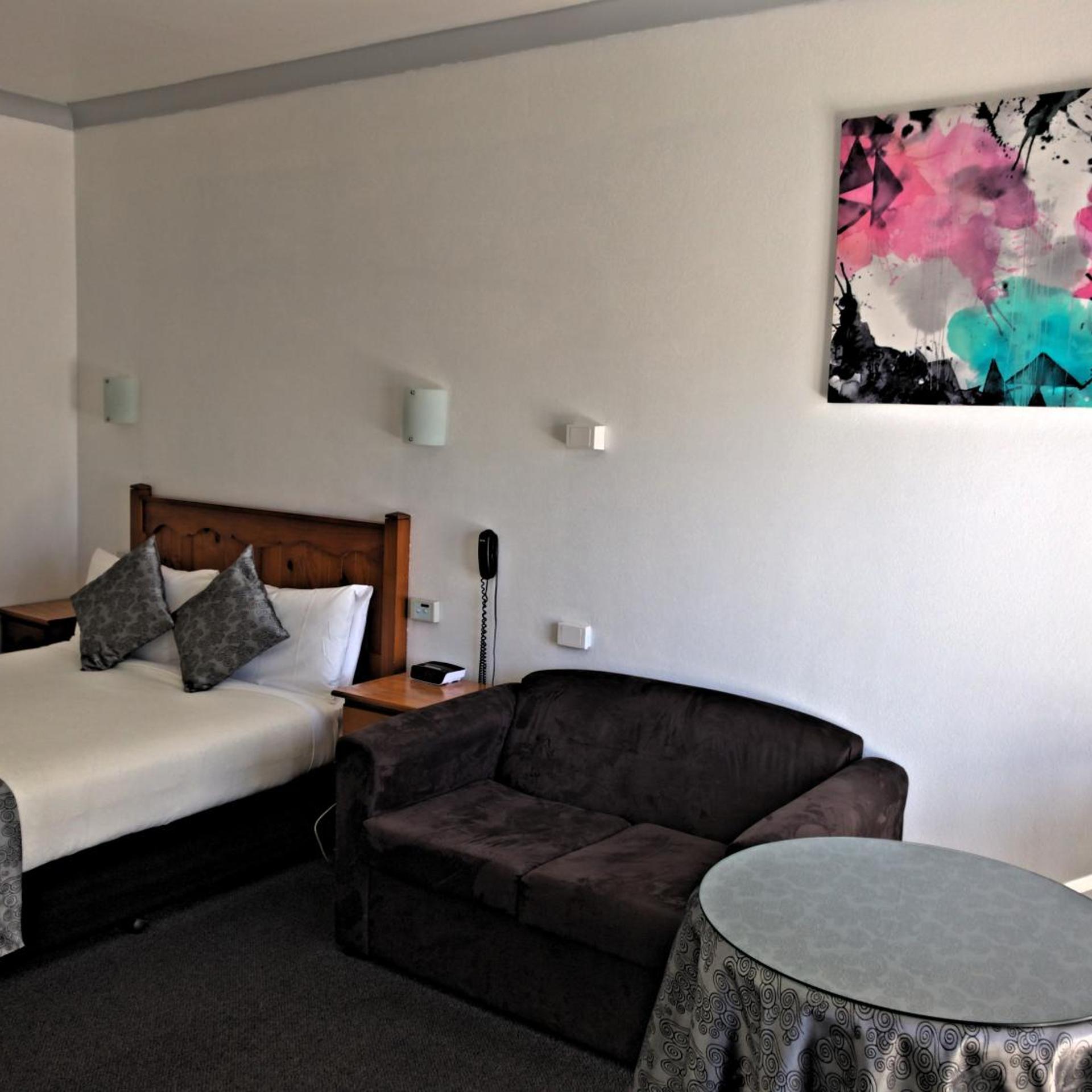 NEW ENGLAND MOTOR INN 23/40