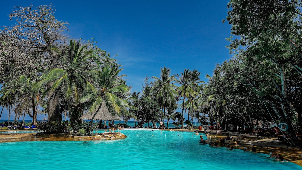 Papillon Lagoon Reef Hotel 51/61